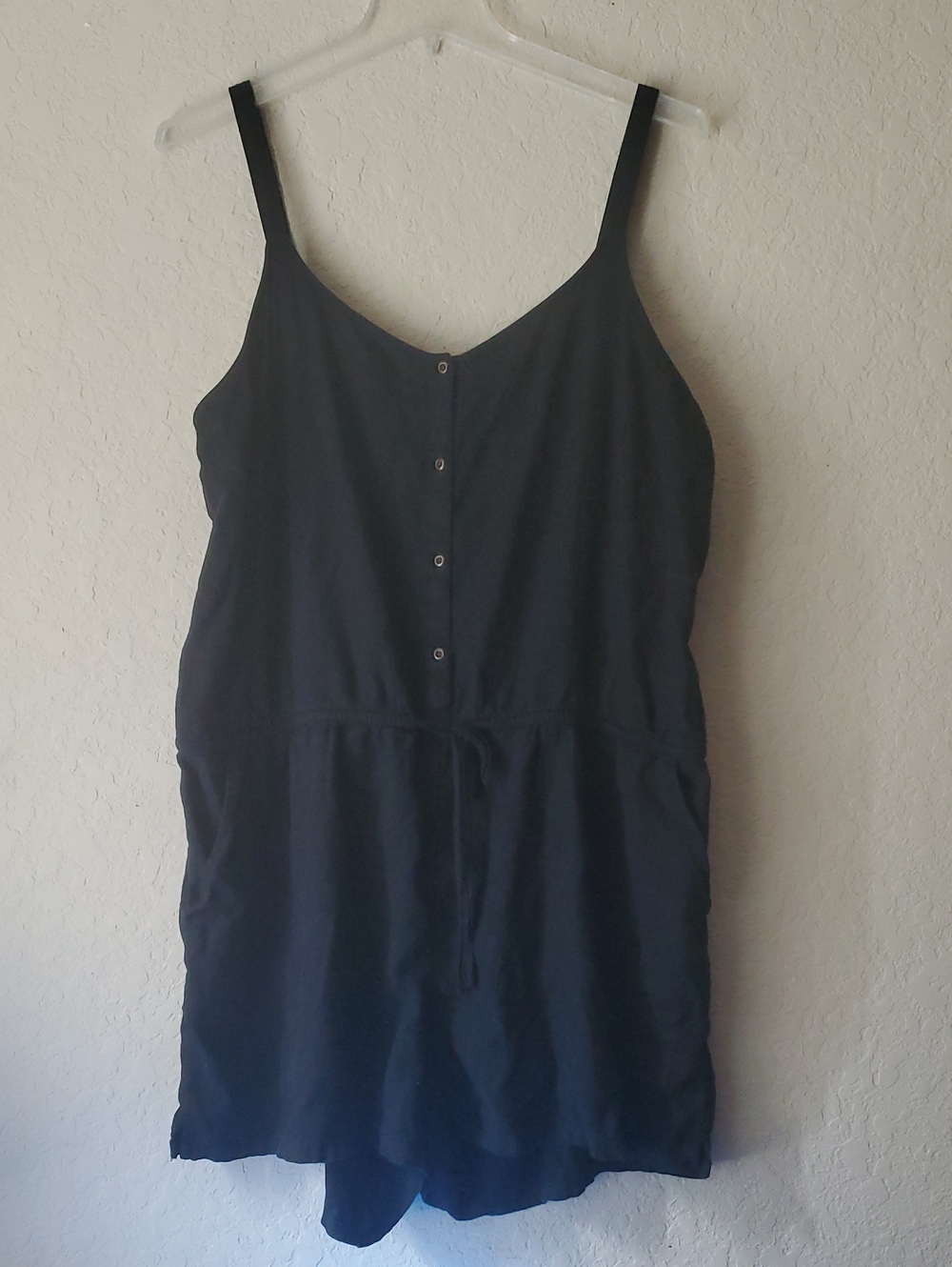 Old Navy Black Jack Solid Spaghetti-Strap Romper Button Up XXL